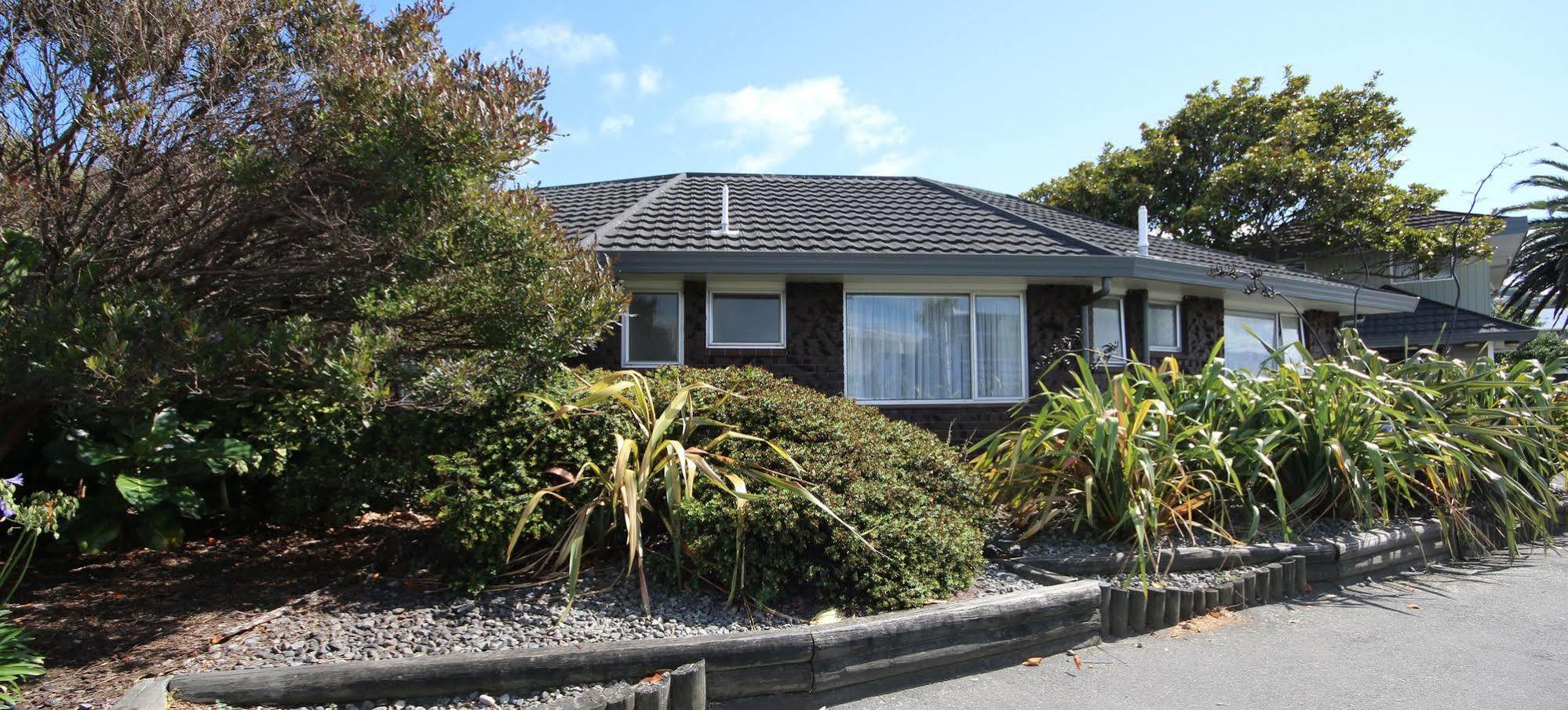 Midway Pacifica Lodge Lower Hutt Bagian luar foto