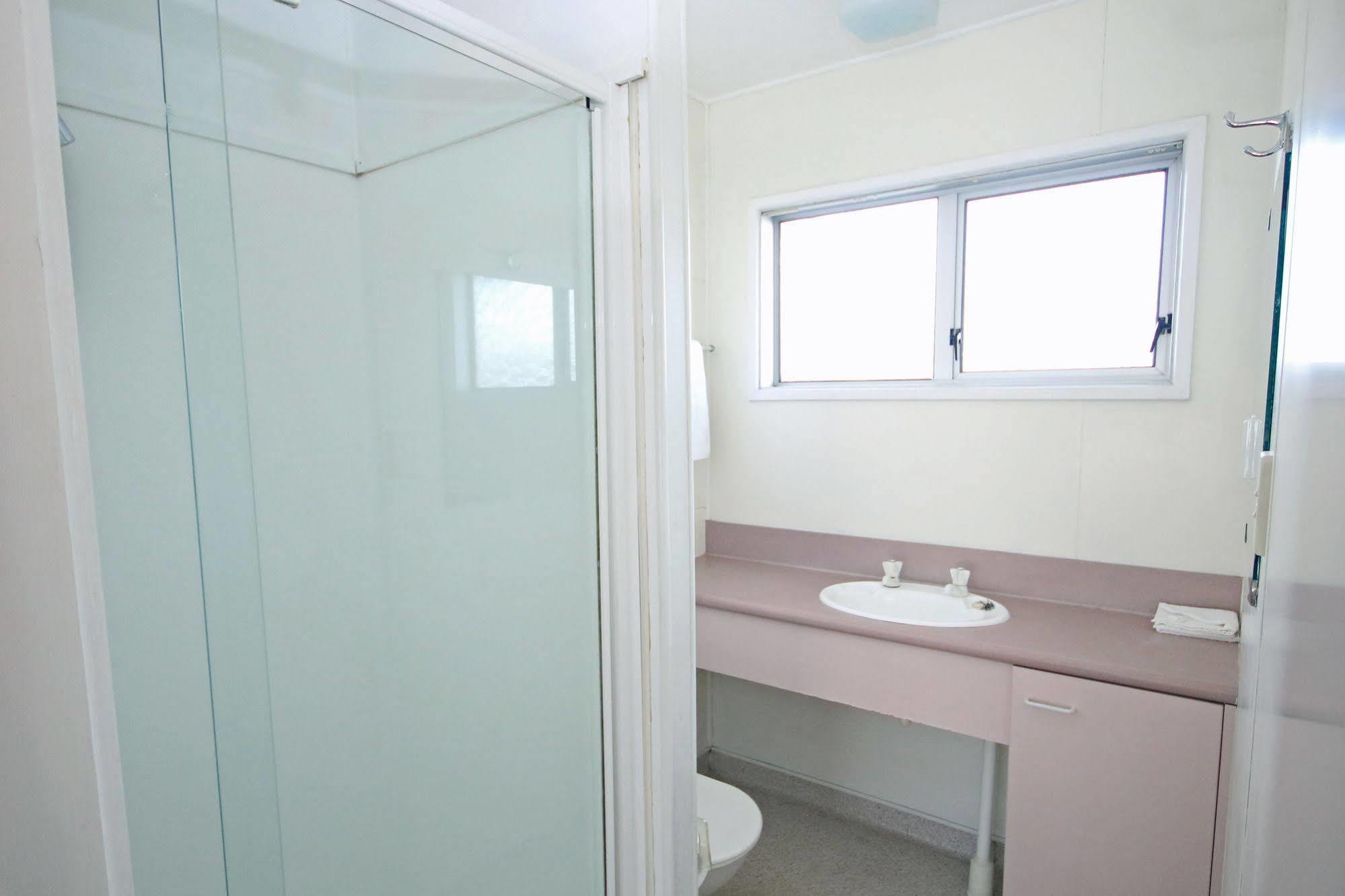 Midway Pacifica Lodge Lower Hutt Bagian luar foto
