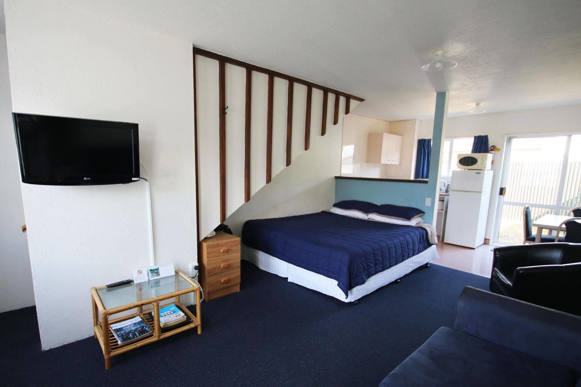 Midway Pacifica Lodge Lower Hutt Bagian luar foto
