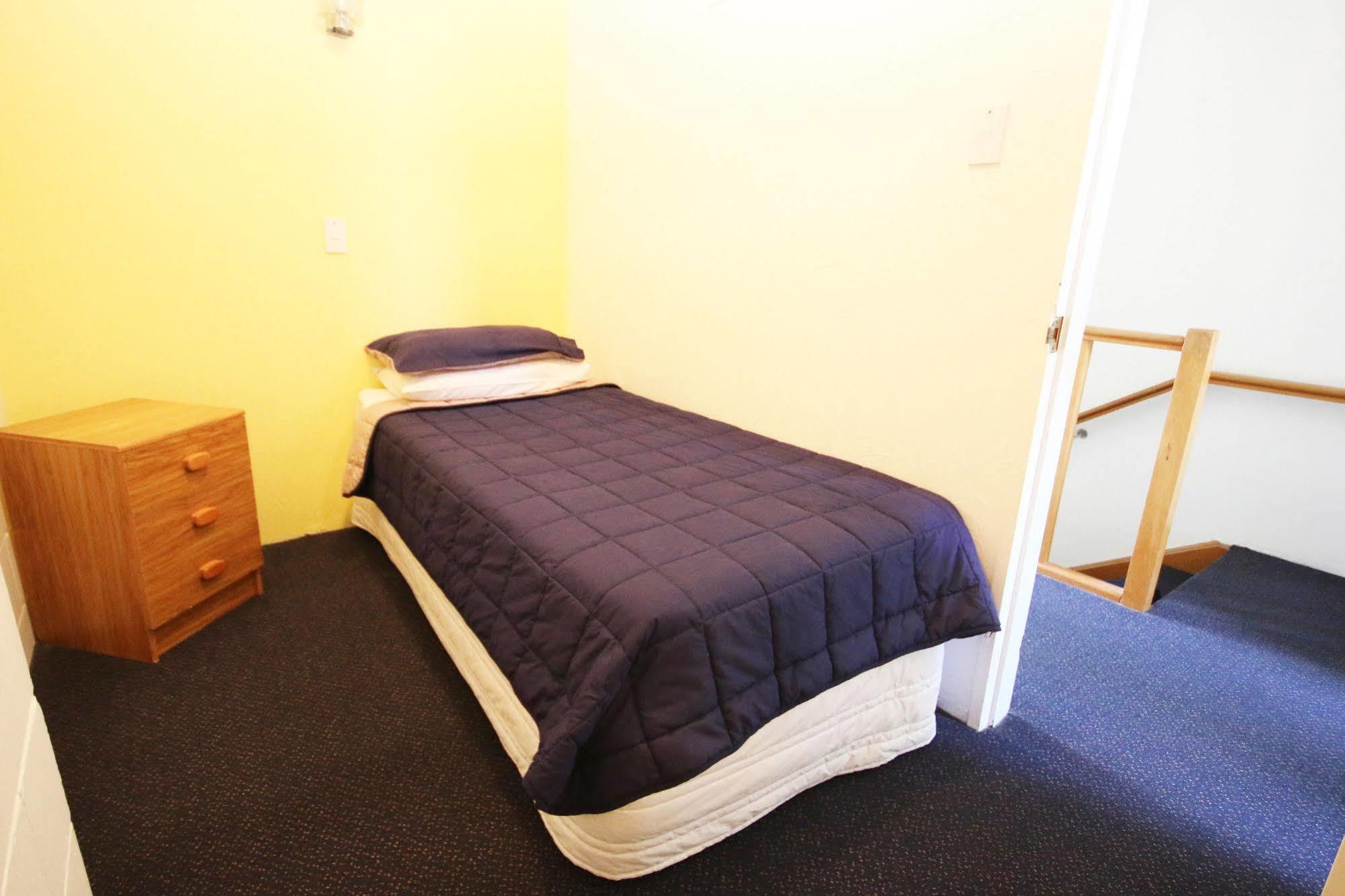 Midway Pacifica Lodge Lower Hutt Bagian luar foto