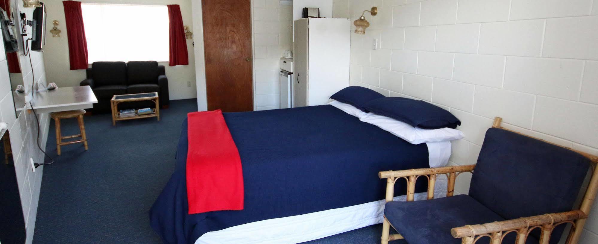Midway Pacifica Lodge Lower Hutt Bagian luar foto
