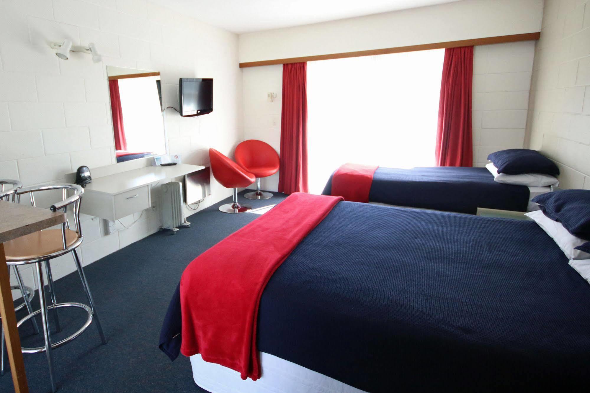 Midway Pacifica Lodge Lower Hutt Bagian luar foto