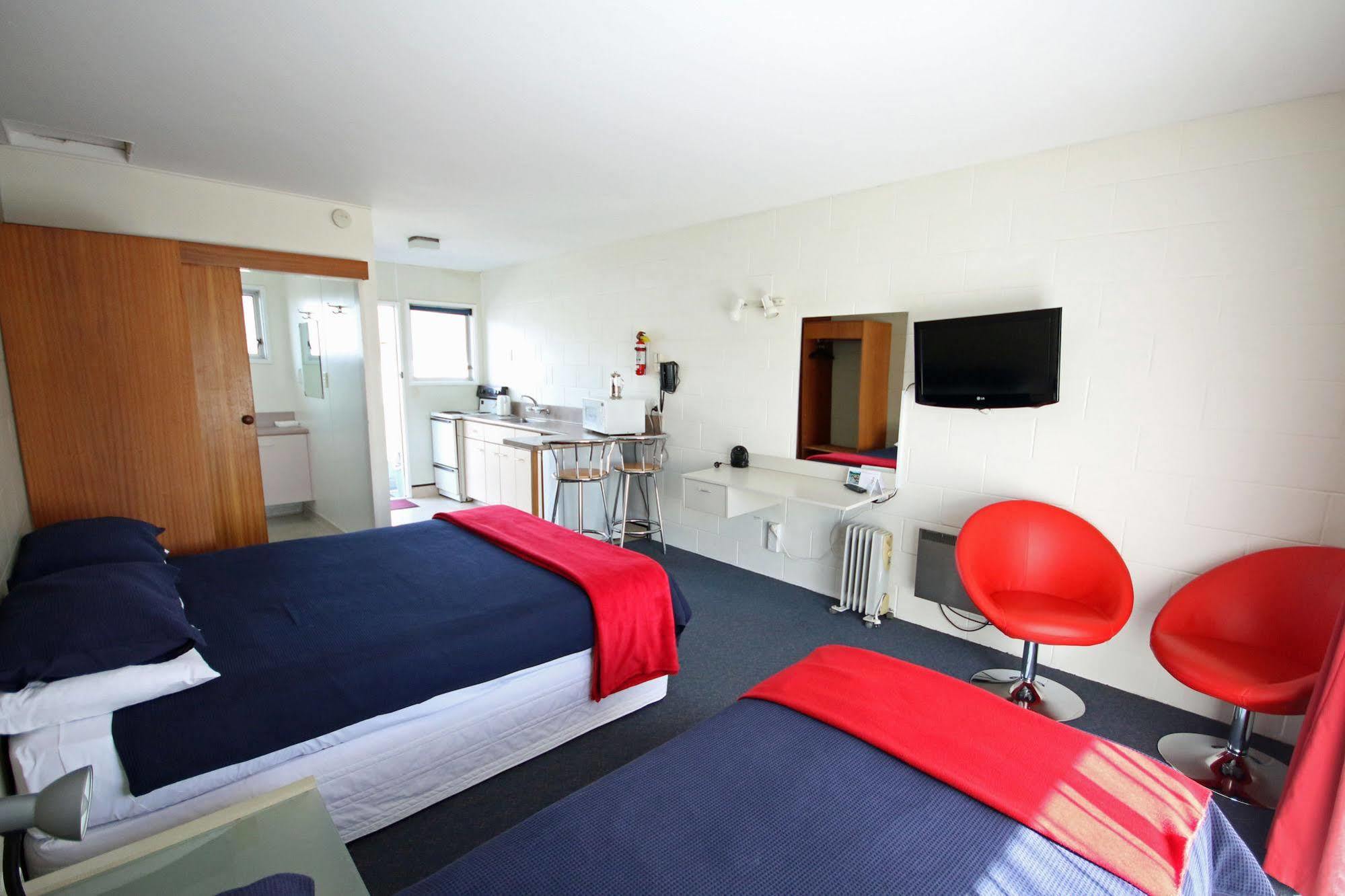 Midway Pacifica Lodge Lower Hutt Bagian luar foto