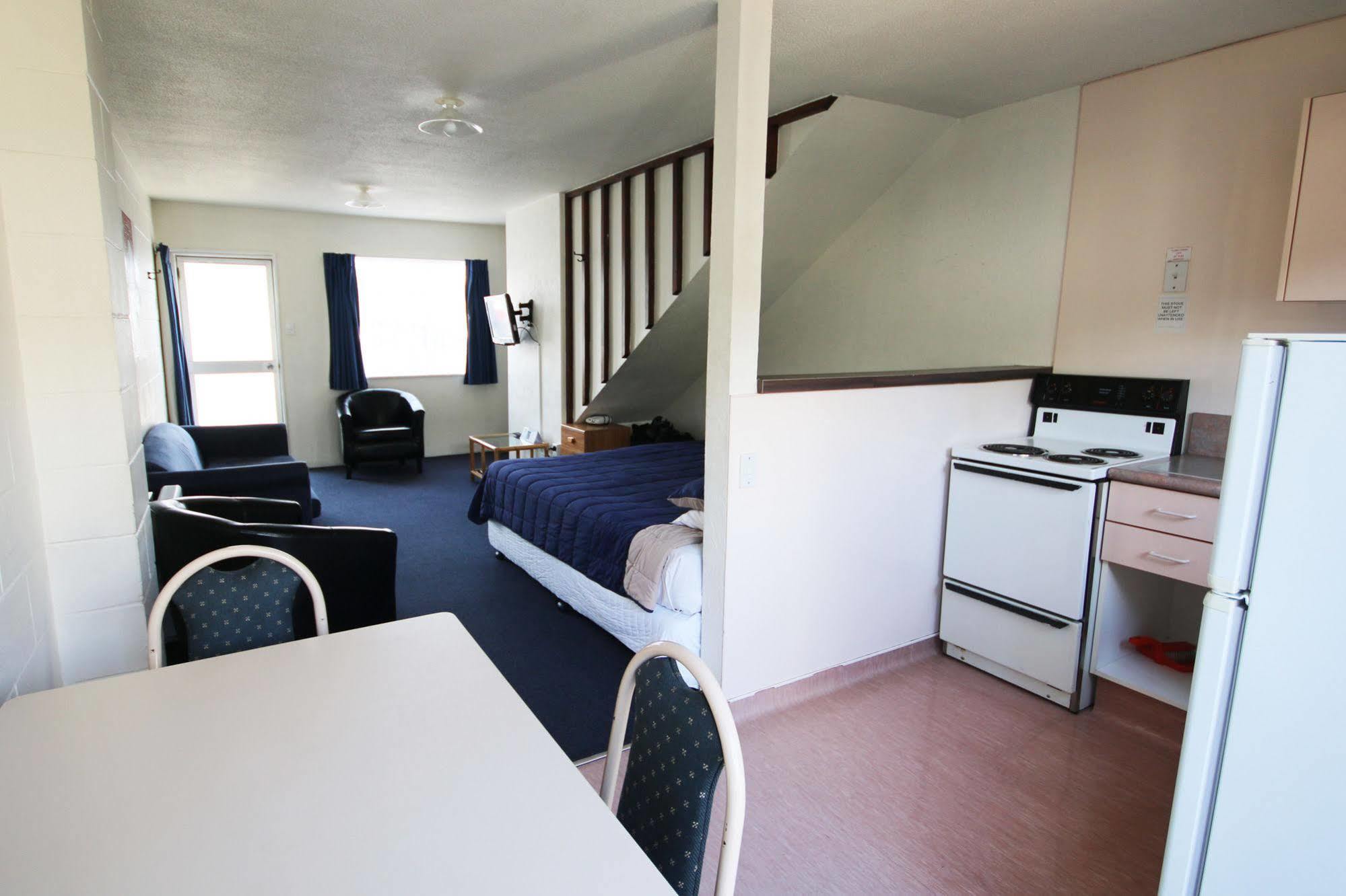 Midway Pacifica Lodge Lower Hutt Bagian luar foto